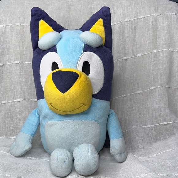Bluey Kids Bedding Plush 17" Cuddle and Decorative Pillow Buddy, Microfiber EUC - Picture 2 of 14
